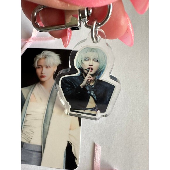 Seonghwa HALAZIA Iconic Ateez Keychain Bias Concert Moment Charm kpop - Picture 2 of 2